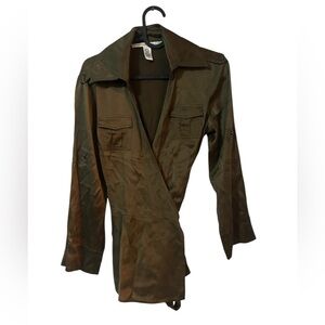 Diane Von Furstenberg Olive Green Silk Wrap collared blouse size 4.
